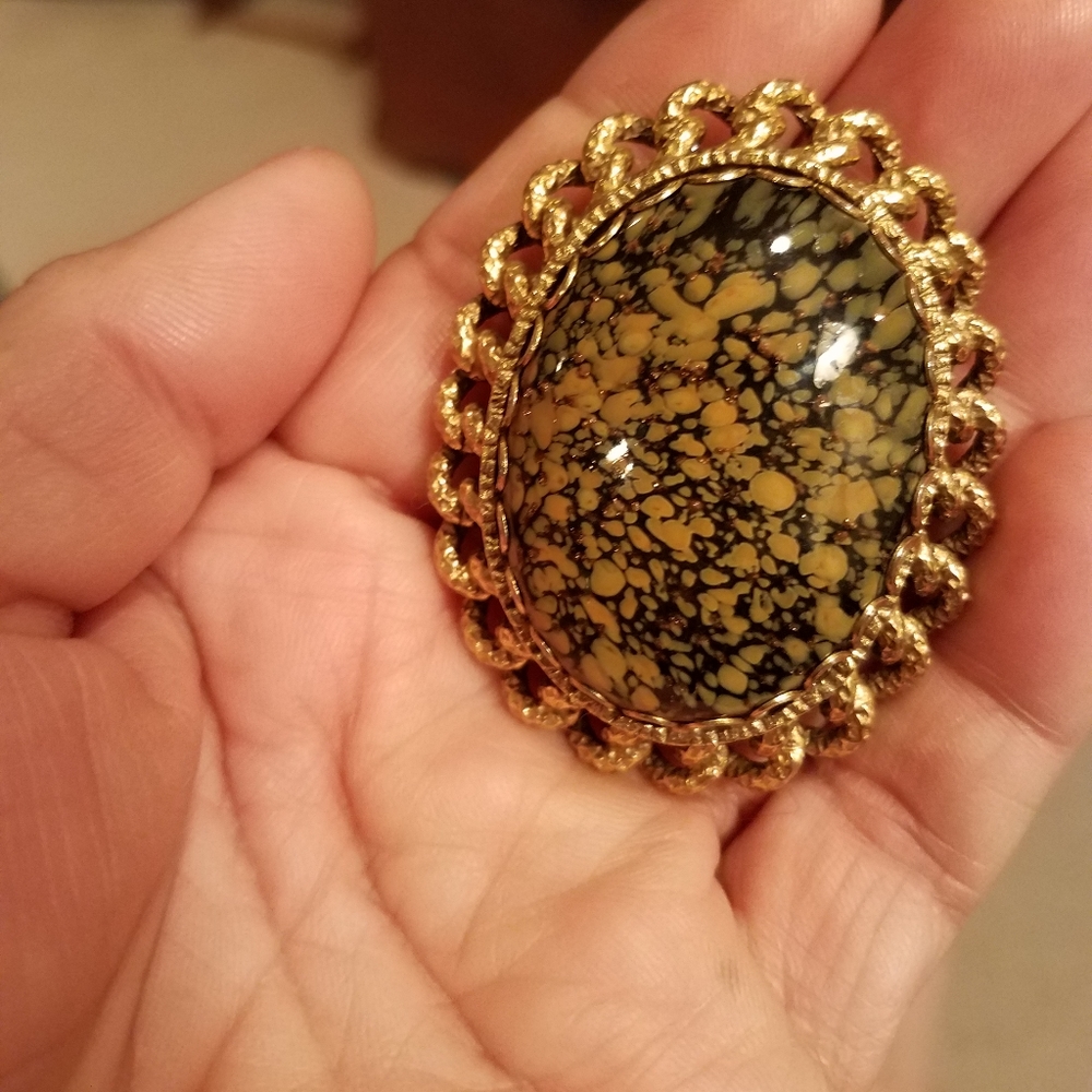 Brooch/Pendant Black, Gold specs
